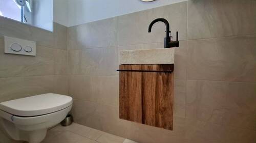 Hauptwohnung - Gäste-WC - 