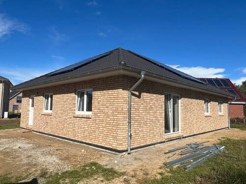 Beispiel Abbildung mit Sonderleistung - 3 Zimmer Mehrfamilienhaus, Wohnhaus in Kellinghusen