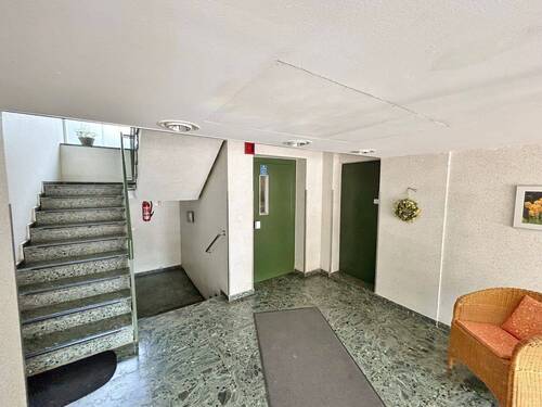 Treppenhaus - 3 Zimmer Etagenwohnung in Lübeck