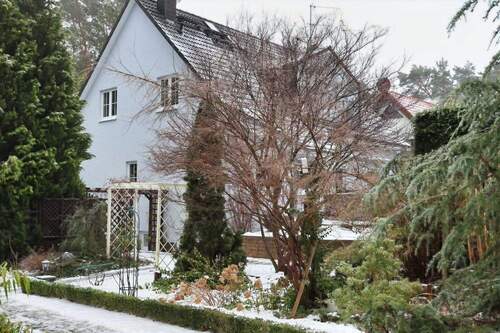 Titelbild - AB SOFORT - Großes, gehobenes Einfamilienhaus mit beheiztem Keller, Brunnen und Tiefgarage in Wandlitz