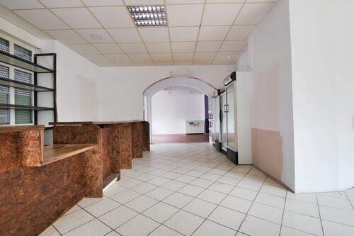 Gewerbefläche - 1 Zimmer Mehrfamilienhaus, Wohnhaus zum Kaufen in Krefeld