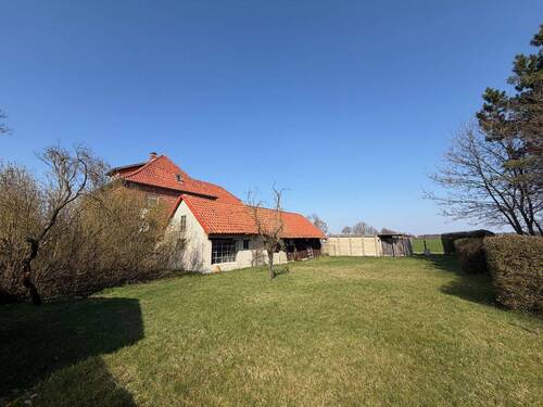 Nebengebäude - Einfamilienhaus mit 178,00 m&sup2; in Burgdorf zum Kaufen