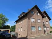 Hausansicht - 41540 Dormagen-Delhoven: Moderne 3 Zimmer-Wohnung im Dachgeschoss