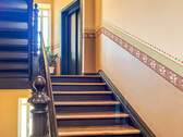 Aufzug im Treppenhaus - 