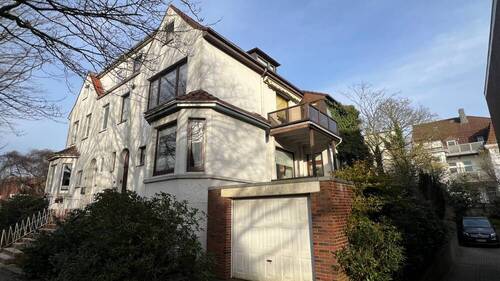 Ansicht - Doppelhaushälfte im beliebten Villenviertel!