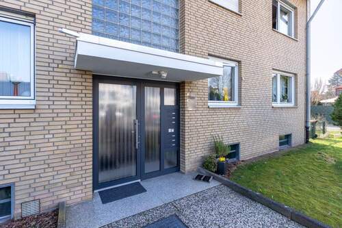 Hauseingang - 3 Zimmer Etagenwohnung zum Kaufen in Gütersloh