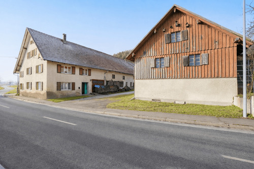 Außenansicht mit Nebengebäude - Einfamilienhaus in Leutkirch im Allgäu zum Kaufen