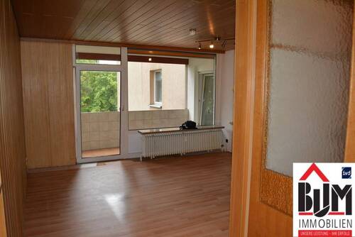Wohnzimmer - 2 Zimmer Etagenwohnung zum Kaufen in Nürnberg