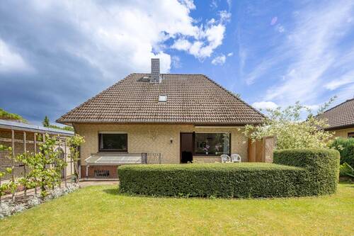 Ansicht Rückseite - 6 Zimmer Einfamilienhaus in Syke