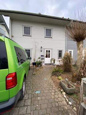 Ausschnitt Vorderansicht der D - 5 Zimmer Doppelhaushälfte zum Kaufen in Moos