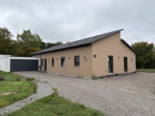 Außen - 5 Zimmer Einfamilienhaus zum Kaufen in Crailsheim