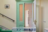 Treppenhaus-Wohnungseingang - 
