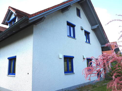 Die Giebelseite zur Straße - Einfamilienhaus mit 210,00 m² in Sontheim zum Kaufen