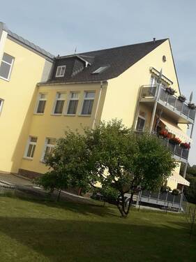 Hausansicht von der kleinen Anliegerstraße - 