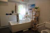 Bad mit Wanne - Etagenwohnung mit 46,30 m² in Chemnitz zur Miete