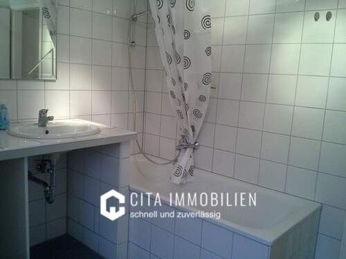 Vorderhaus-EG: Badezimmer - 