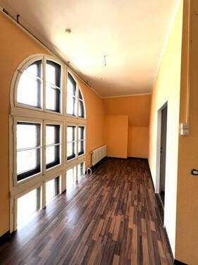 Zimmer 3 - Büro mit 200,00 m² in Lauf zur Miete