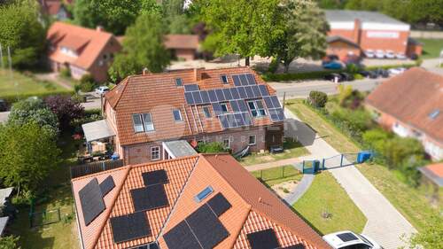 Luftbild - 1 Zimmer Mehrfamilienhaus, Wohnhaus in Eyendorf
