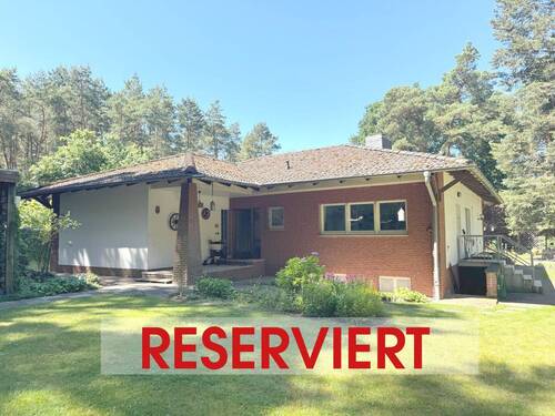 Titelbild - Reserviert! Wohntraum im Grünen - Bungalow mit komfortablem Grundriss
