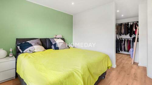 1. OG Schlafzimmer 2 - 