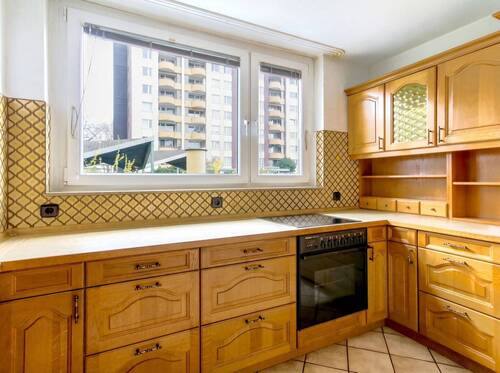 Separate Küche mit viel Platz und funktionalem Schnitt - 3 Zimmer Etagenwohnung zum Kaufen in Kornwestheim