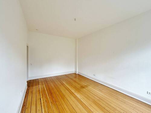 Zimmer 2 EG - Mehrfamilienhaus, Wohnhaus mit 285,00 m&sup2; in Lübeck zum Kaufen