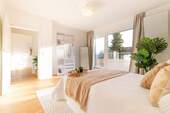 OG - Schlafzimmer mit Loggia - 
