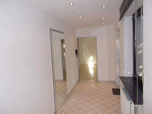 Flur 01 - Etagenwohnung mit 63,00 m&sup2; in Essen zur Miete