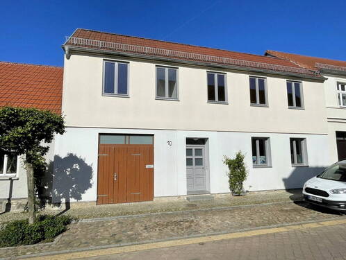 Strassenansicht des Hauses - Liebevoll saniertes EFH in Gransee mit guter Anbindung an Berlin - provisionsfrei -