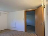 Abstellraum mit Blick in den Vorratsraum - 
