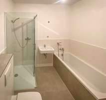 Beipspielfoto Badezimmer - Etagenwohnung mit 60,00 m&sup2; in Altenburg zur Miete