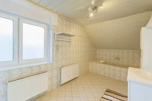 Bad oben - 5 Zimmer Einfamilienhaus in Hamm