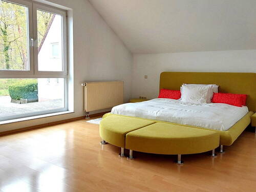 Geräumiges Schlafzimmer - 