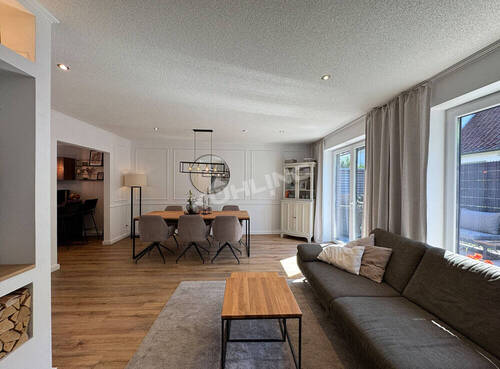 Wohn-/Esszimmer mit Zugang zur Küche! - 