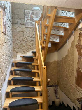 Treppenhaus - 4 Zimmer Einfamilienhaus zum Kaufen in warstein