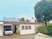 Haus Vorderseite - Stuttgart-Hoffeld: Großzügiges EFH - ideal für Familien in bester Lage mit Innenpool und Garten