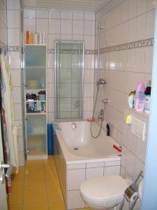 Bad - 3 Zimmer Etagenwohnung in Röthenbach