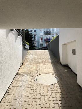 Einfahrt - Garage, Stellplatz in Rostock