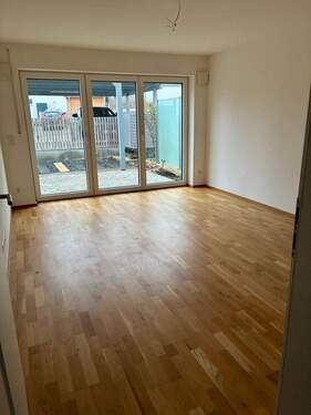 Wohnzimmer EG - 5 Zimmer Reihenmittelhaus zur Miete in Tiefenbach