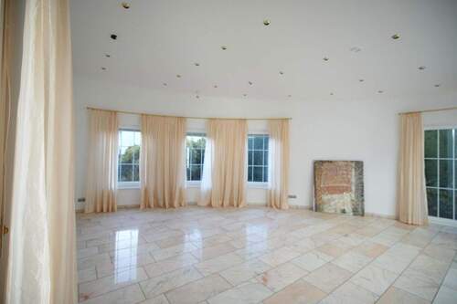 Wohnbereich - Barrierefreies Architektenhaus mit uneinsehbarem Garten ruhig und zentral in bevorzugter Lage