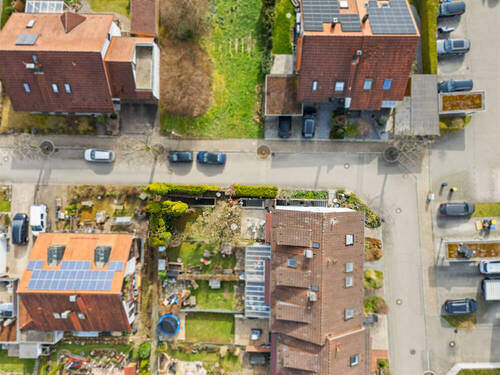 Drohnenbild - ++ Platz- und Raumwunder - inklusive großem Büro 'Einliegerwohnung' mit eigenem Zugang ++