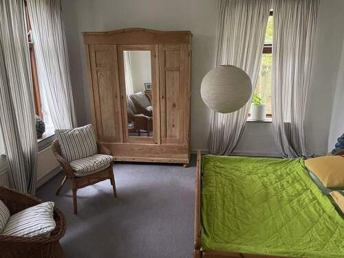 Schlafzimmer ( Büro ? )unten - 