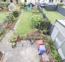 Haus sucht Handwerker: Sanierungsbedürftiges Reihenmittelhaus mit Erbpacht in Krefeld-Linn