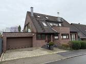 Außenansicht - Interessantes Dreifamilienhaus (Baujahr 1993) mit XL-Doppelgarage in guter Lage von Bochum-Linden
