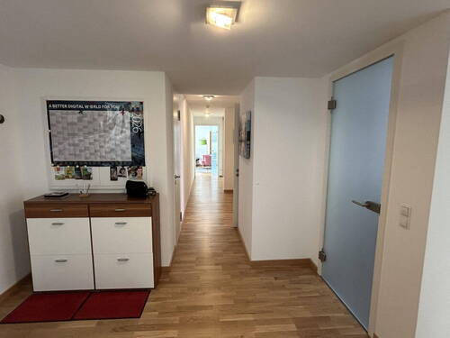 Flur mit Einbauschrank - 