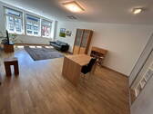 Großzügiges Wohnzimmer - 3 Zimmer Etagenwohnung zum Kaufen in Frankfurt