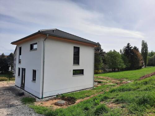 Ansicht Eingang - Einfamilienhaus in Crossen an der Elster zum Kaufen