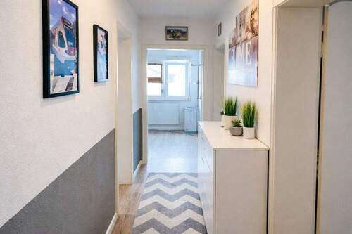 Flur2 - 3 Zimmer Etagenwohnung in Lörrach