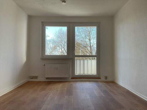 Wohnzimmer - 2 Zimmer Etagenwohnung in Bad Lauchstädt