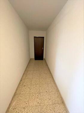 Flur zur Wohnungstüre - 
